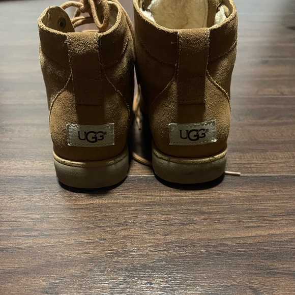 UGG Neumel Boot - Picture 2 of 4